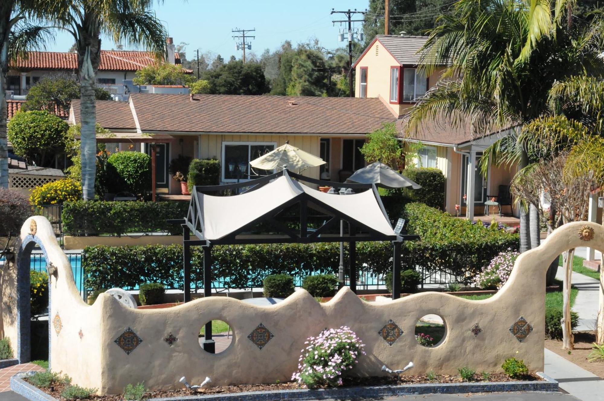 Oasis Inn And Suites Santa Barbara Exterior photo