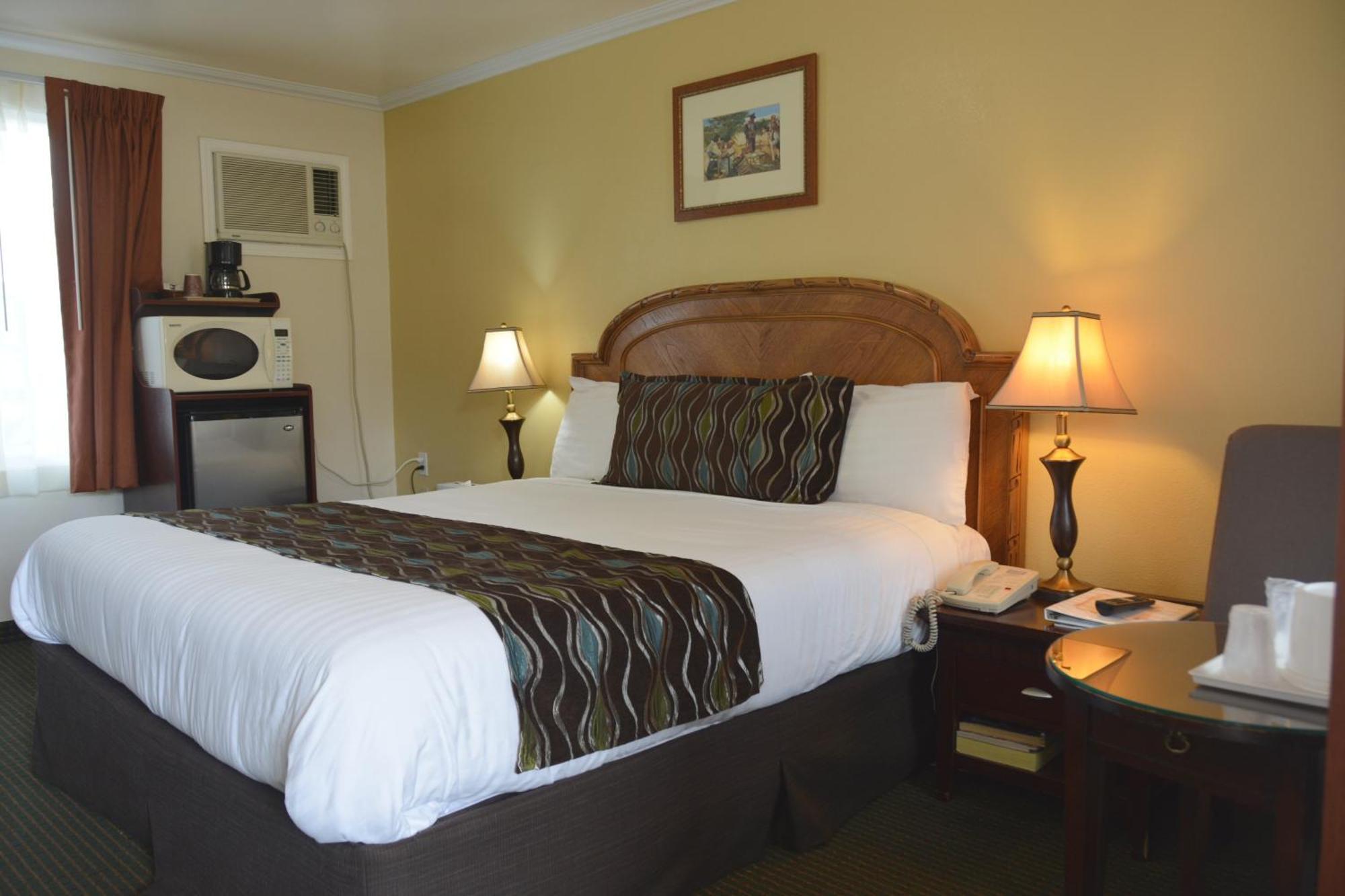 Oasis Inn And Suites Santa Barbara Exterior photo