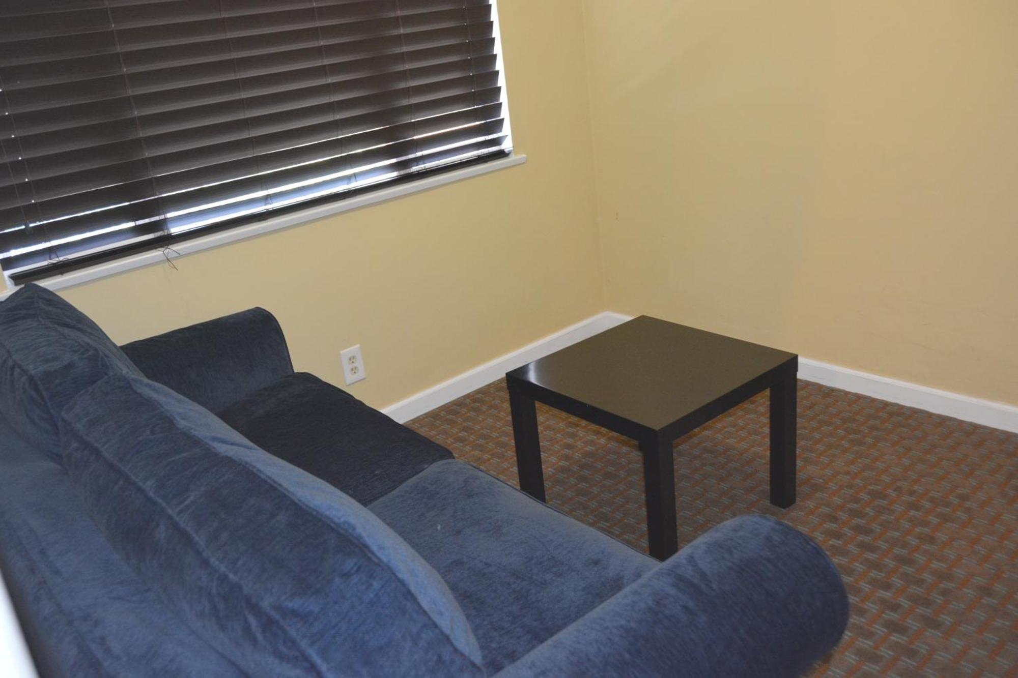 Oasis Inn And Suites Santa Barbara Room photo