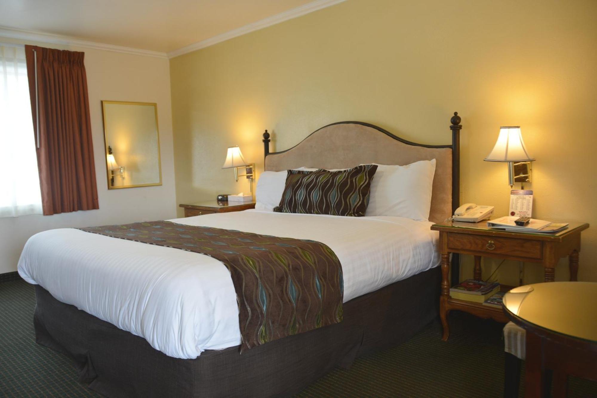 Oasis Inn And Suites Santa Barbara Room photo