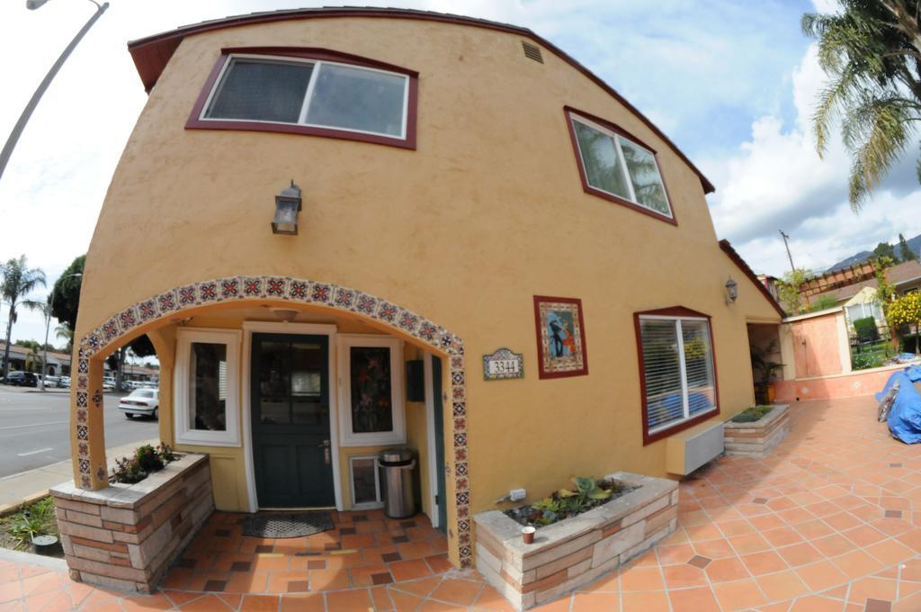 Oasis Inn And Suites Santa Barbara Exterior photo